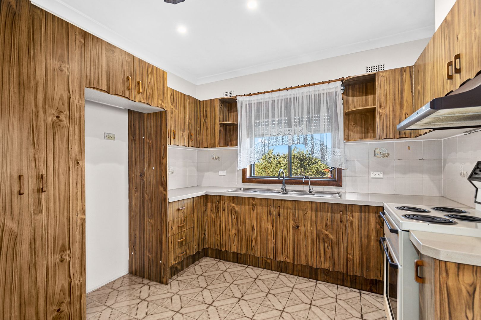 39 Konrads Road, Mount Warrigal NSW 2528, Image 2