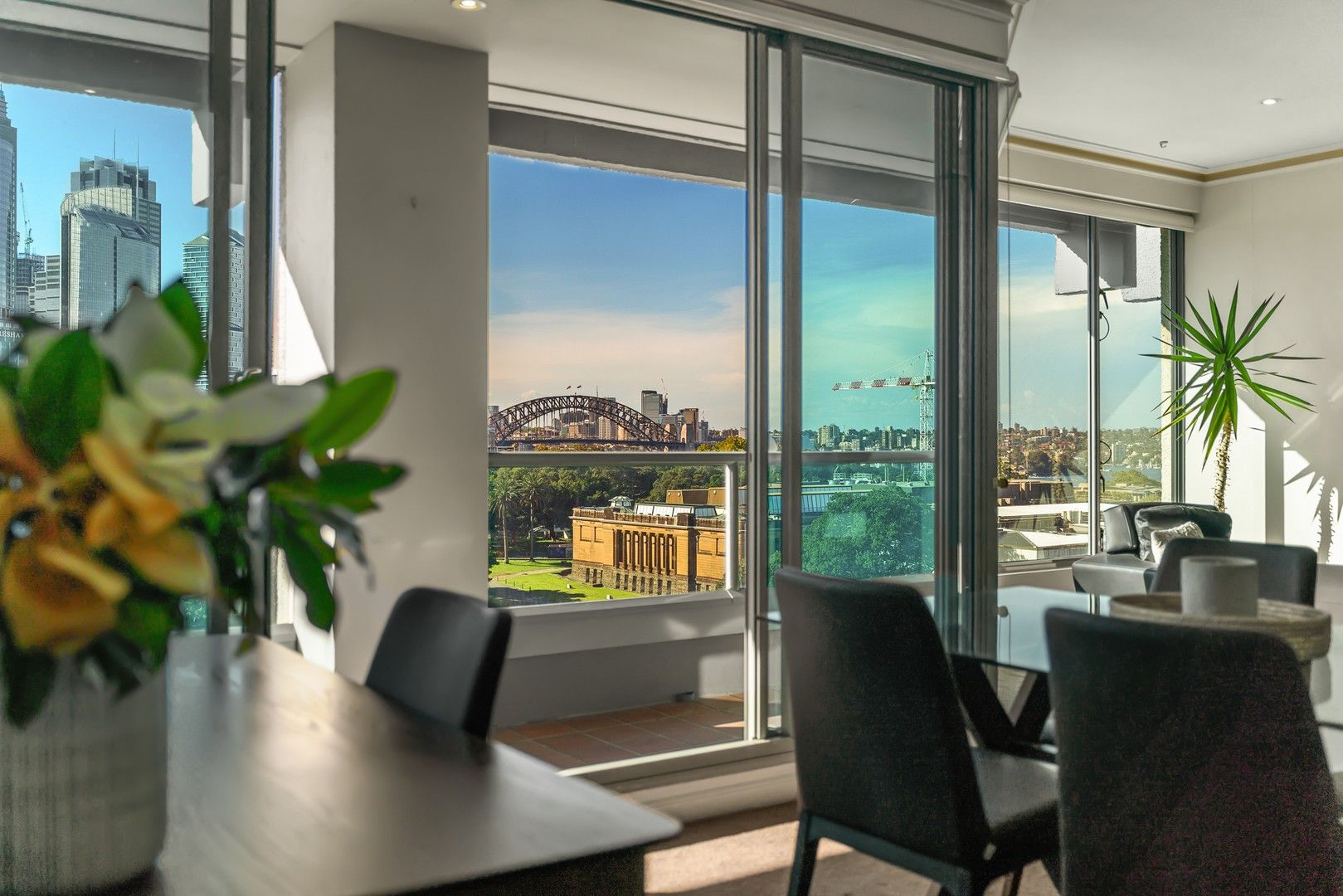 1 bedrooms Apartment / Unit / Flat in 22 Sir John Young Crescent WOOLLOOMOOLOO NSW, 2011