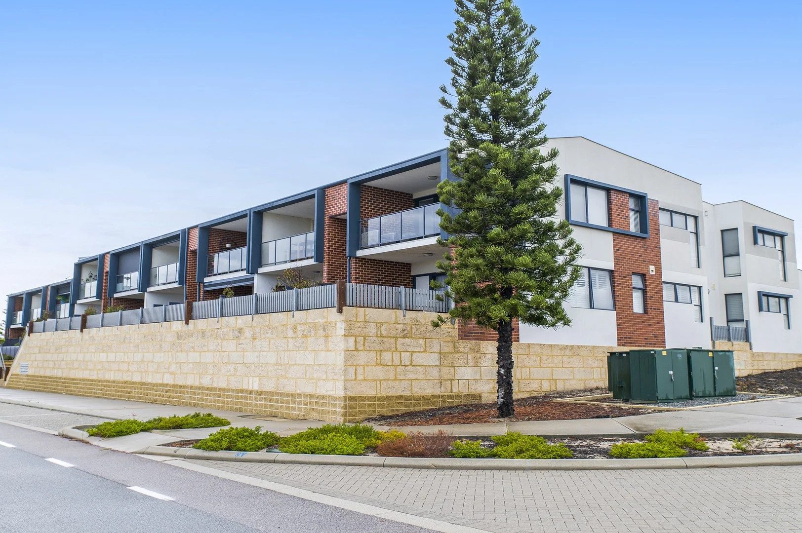 17/50 Commander Drive, Alkimos WA 6038