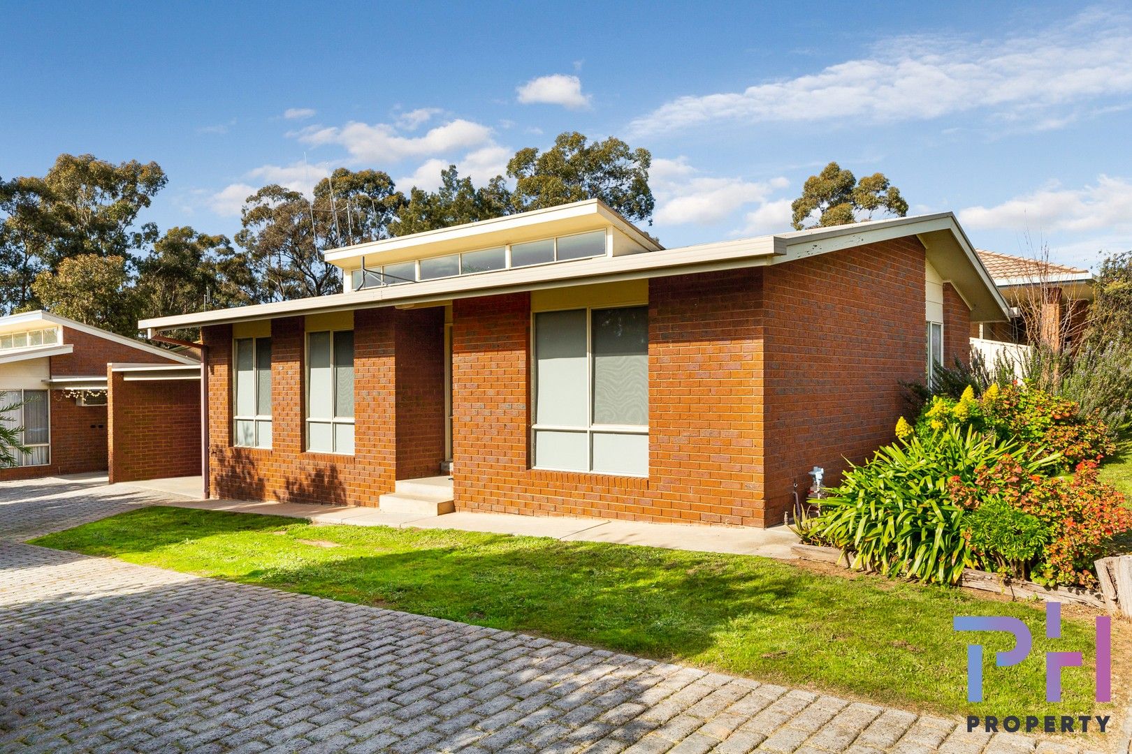 2 bedrooms Apartment / Unit / Flat in 1/9 Akoonah Drive GOLDEN SQUARE VIC, 3555