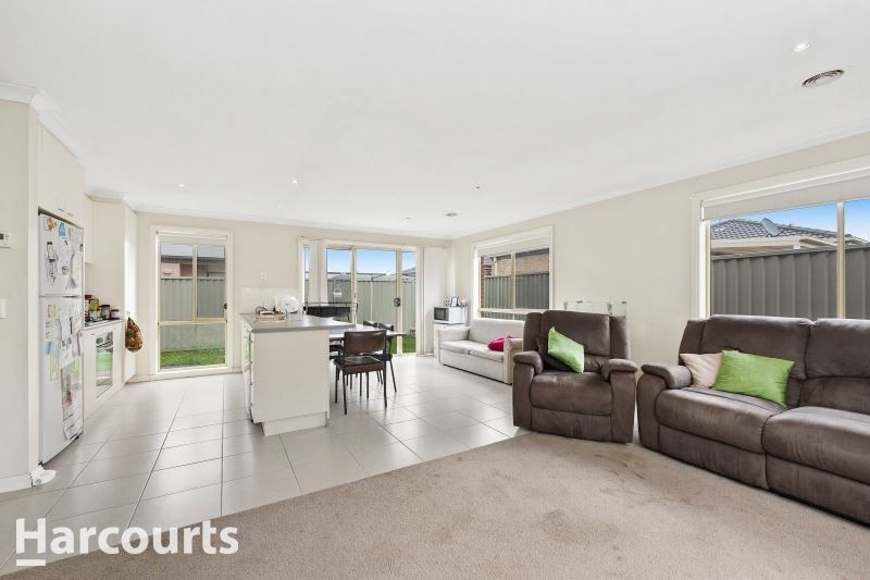 28 Oscar Drive, Sebastopol VIC 3356, Image 2