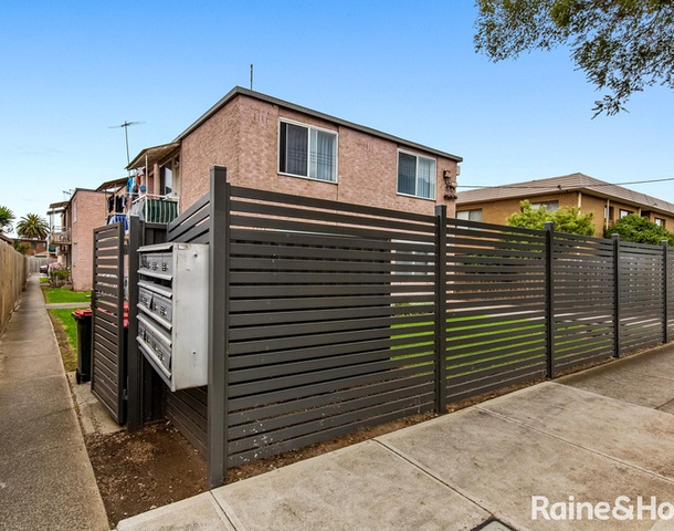 2/19 St Albans Road, St Albans VIC 3021