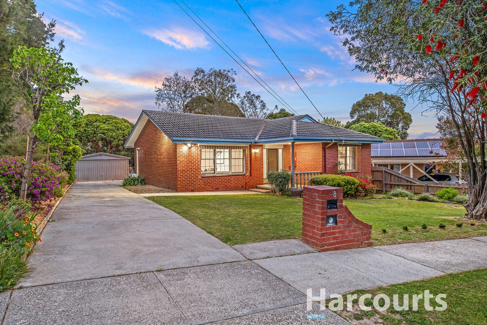 4 bedrooms House in 8 Enderby Court BORONIA VIC, 3155