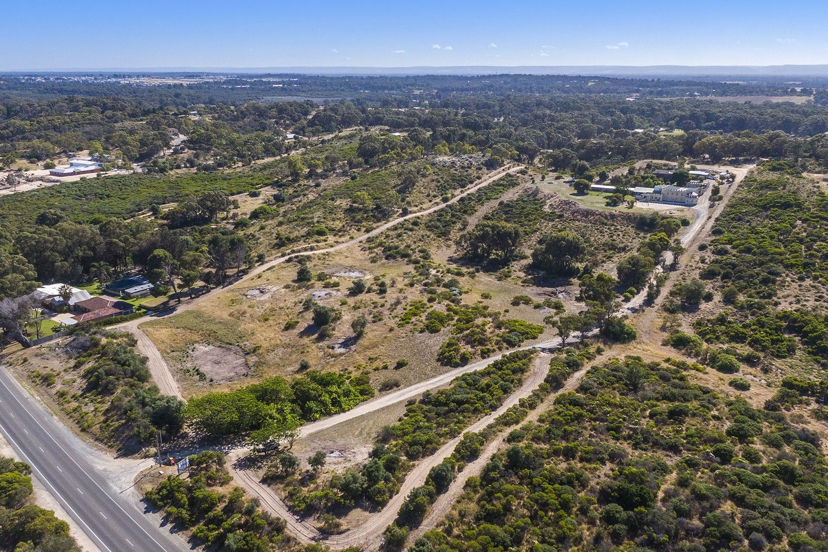 3 bedrooms Specialist Farm in 1881 Mandurah Road KARNUP WA, 6176