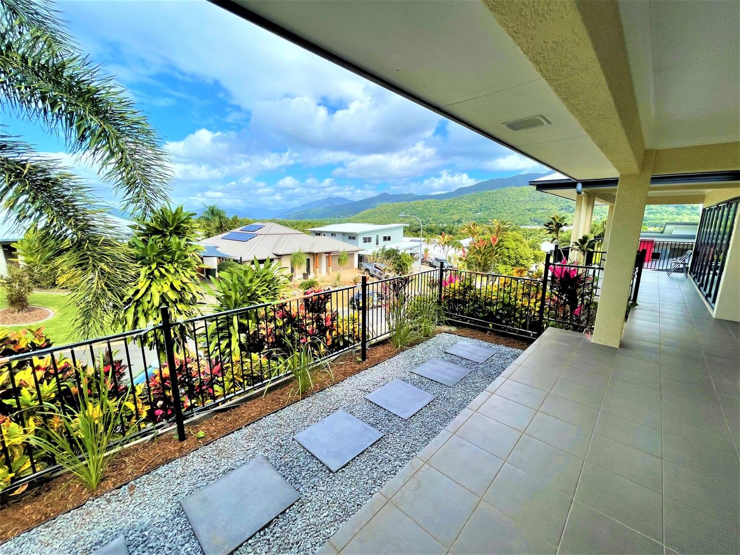 4 bedrooms House in 33 Catamaran Circuit TRINITY BEACH QLD, 4879