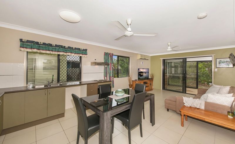 24 Wexford Crescent, Mount Low QLD 4818, Image 2