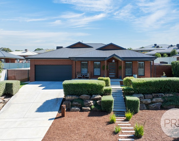 16 Sunvale Crescent, Estella NSW 2650