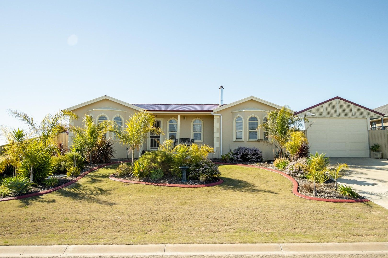 5 Moshulu Street, Port Broughton SA 5522, Image 0