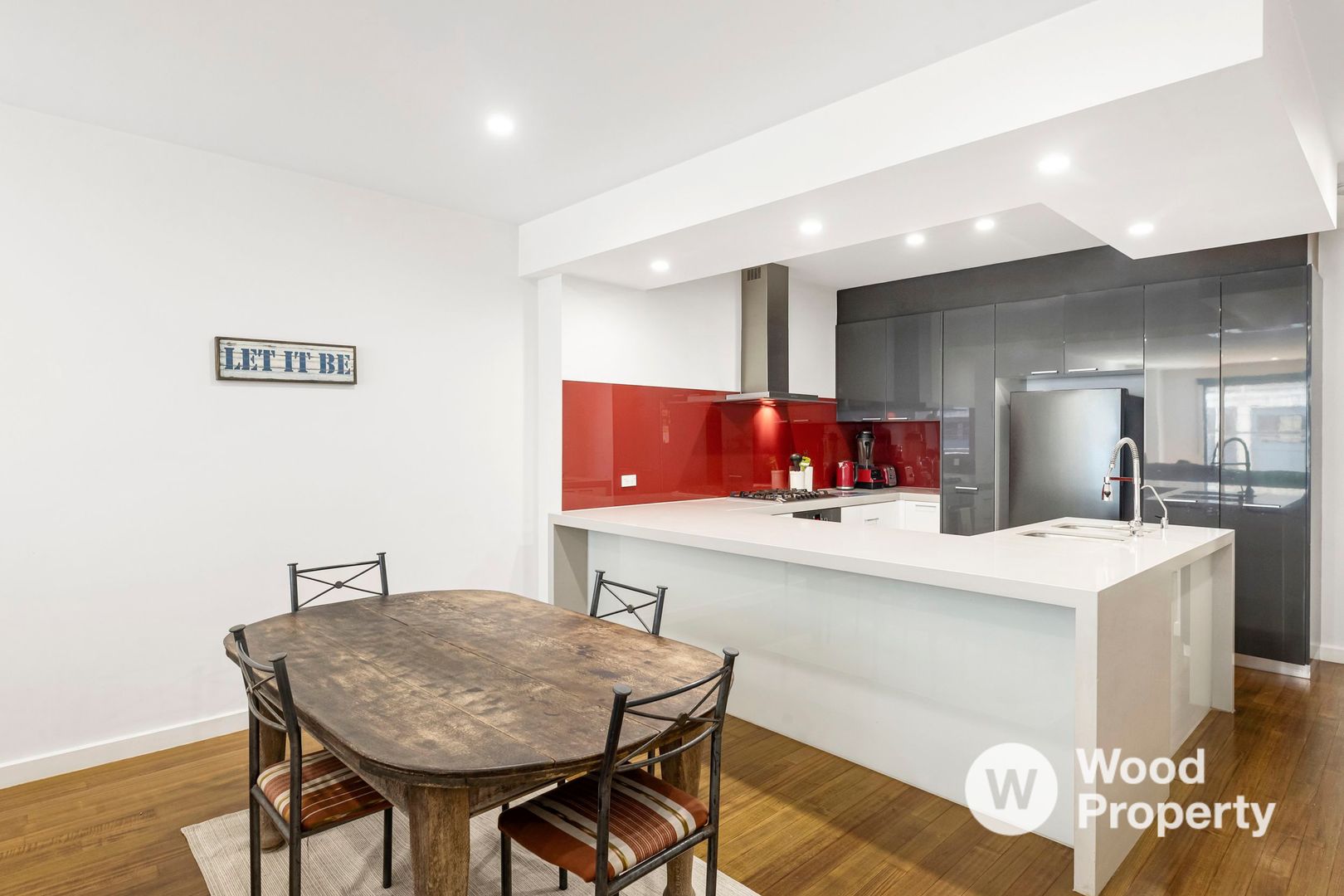2 bedrooms Apartment / Unit / Flat in 1/328 Malvern Rd PRAHRAN VIC, 3181