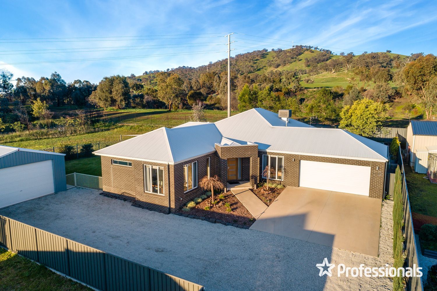 4 Lanark Court Wodonga Vic 3690 House For Rent 165 Domain