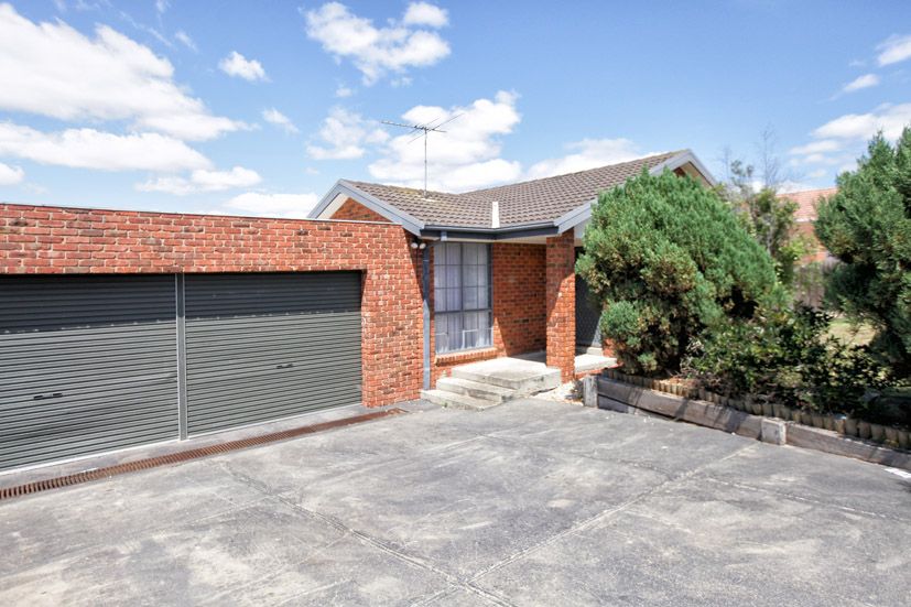 6 Linden Close, Meadow Heights VIC 3048