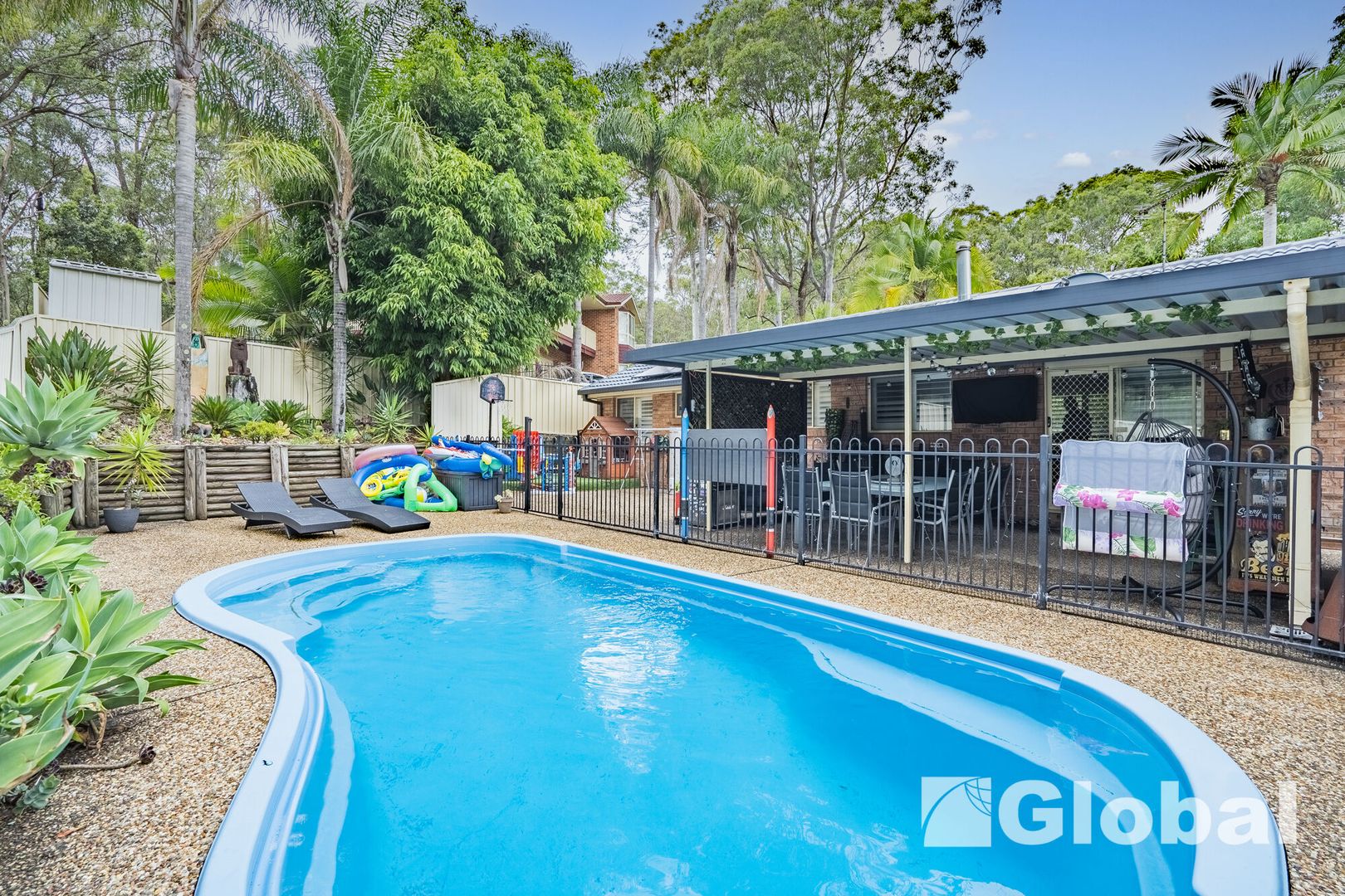 8 Columbia Close, Woodrising NSW 2284, Image 1