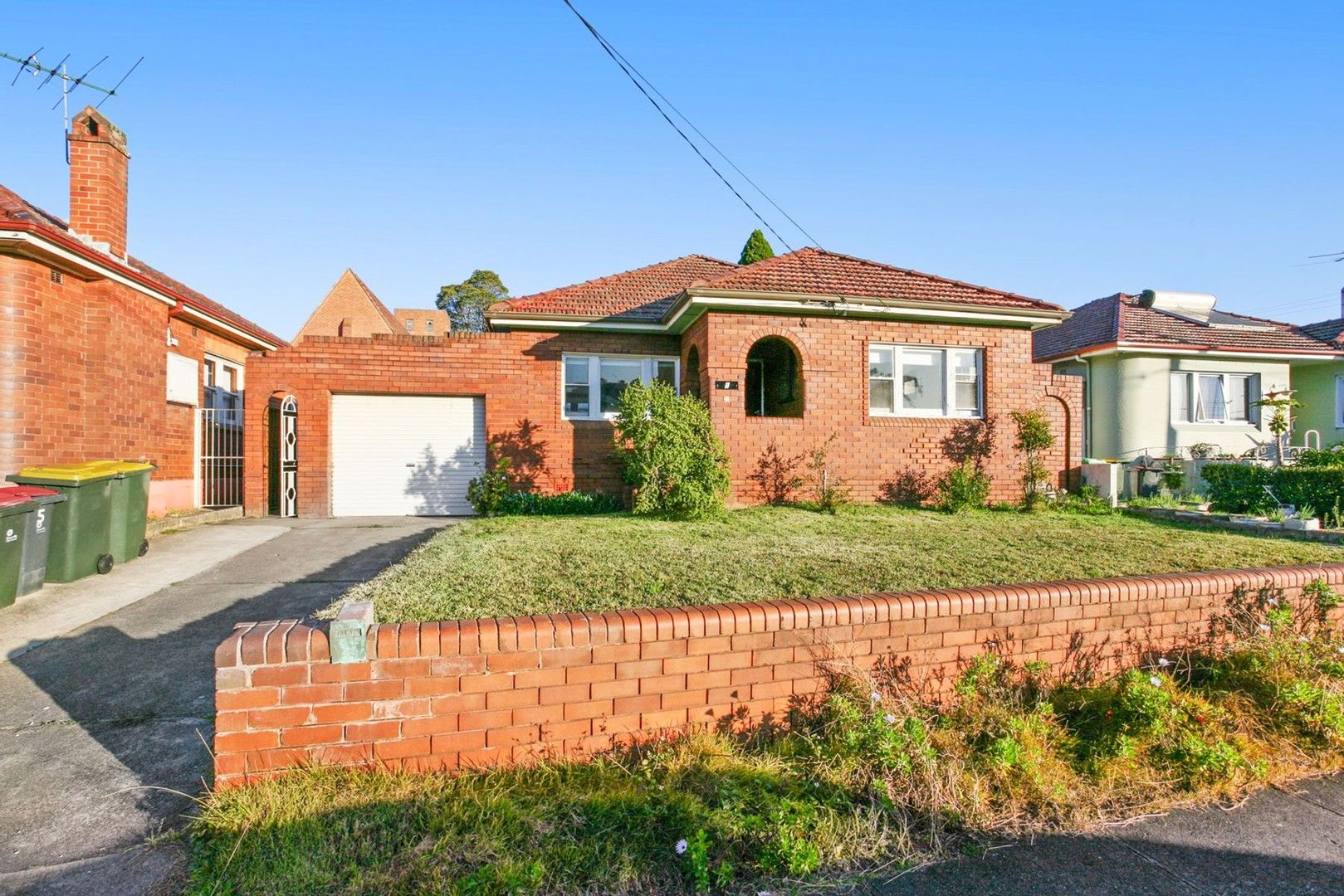 5 bedrooms House in 5 Paterson Avenue KINGSGROVE NSW, 2208