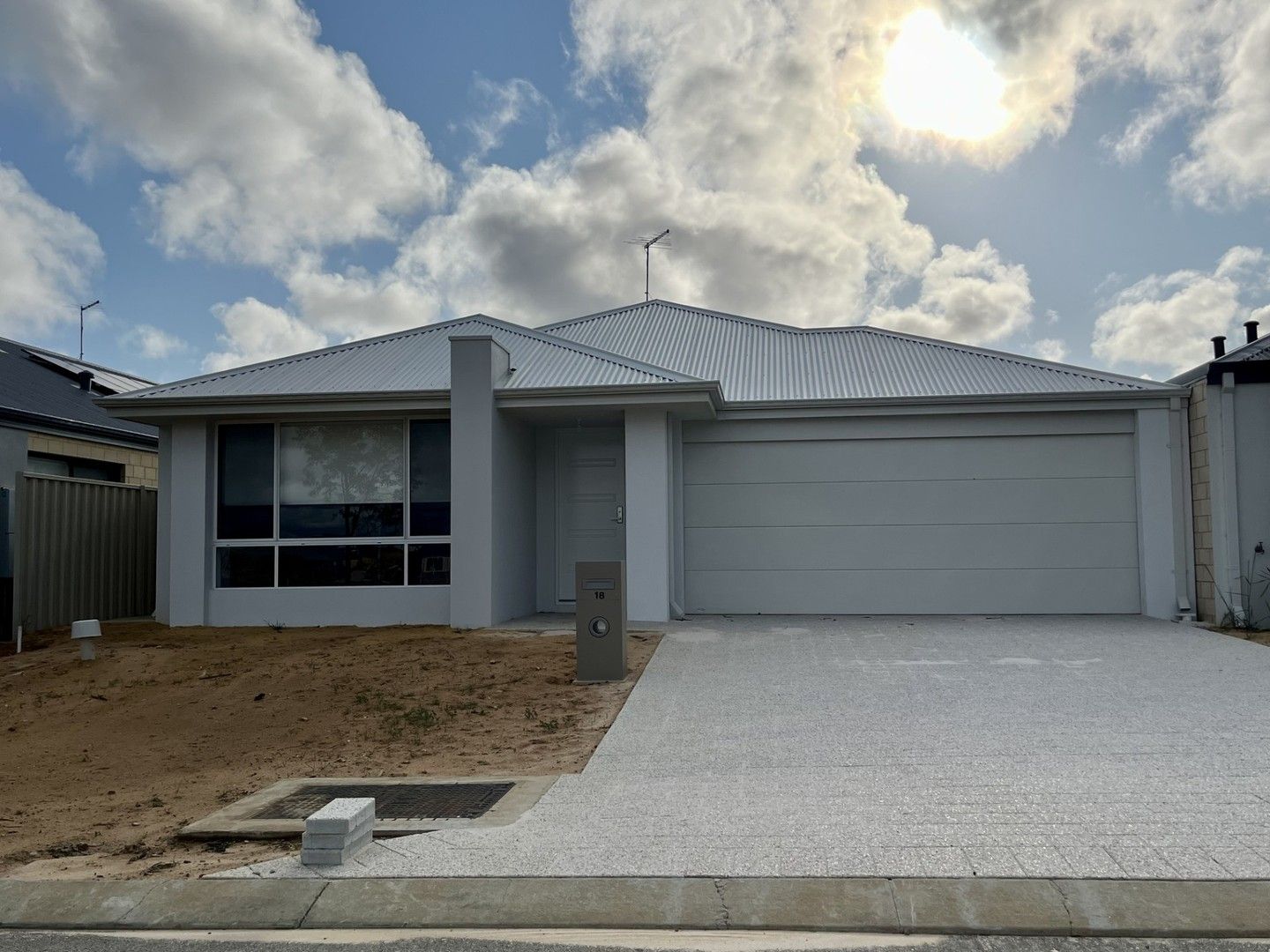 4 bedrooms House in 18 Wellspring Road BALDIVIS WA, 6171