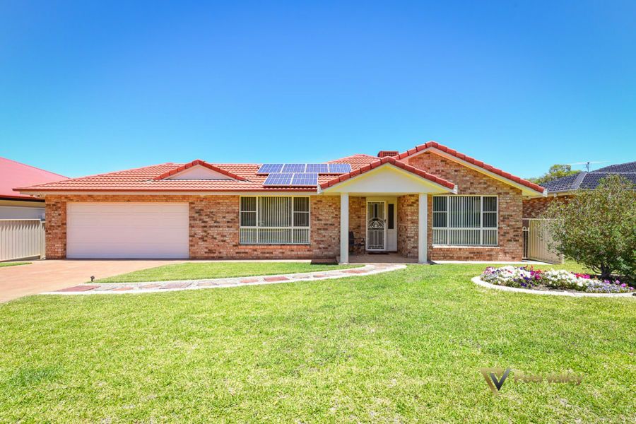 19 Ebony Close, Tamworth NSW 2340, Image 0