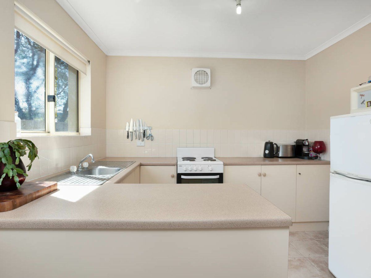 2/33 Rosemary Court, Encounter Bay SA 5211, Image 1