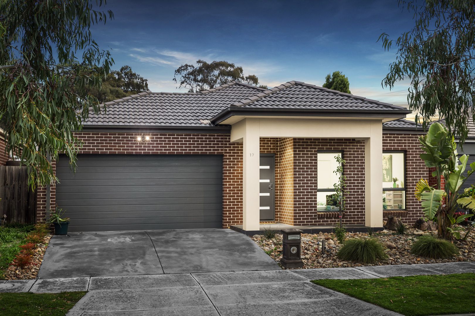 4 bedrooms House in 17 Umbria Road MERNDA VIC, 3754
