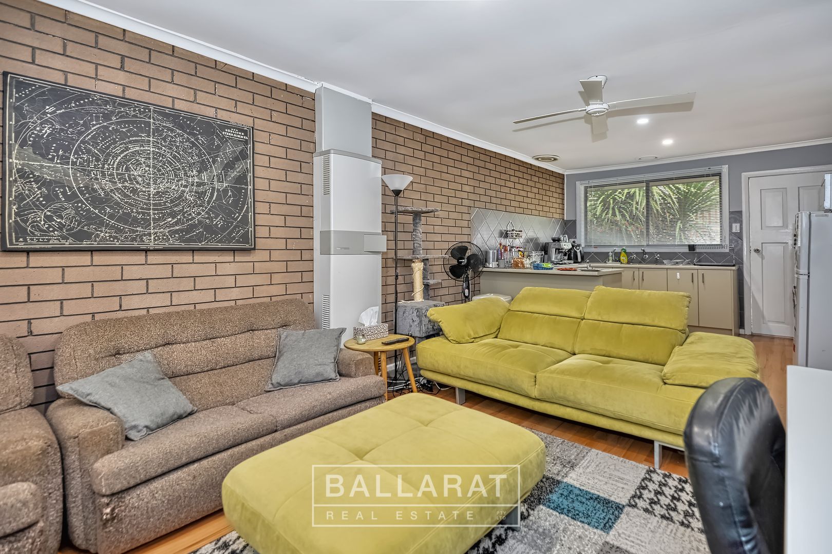 10/10 Simpson Street, Black Hill VIC 3350, Image 2