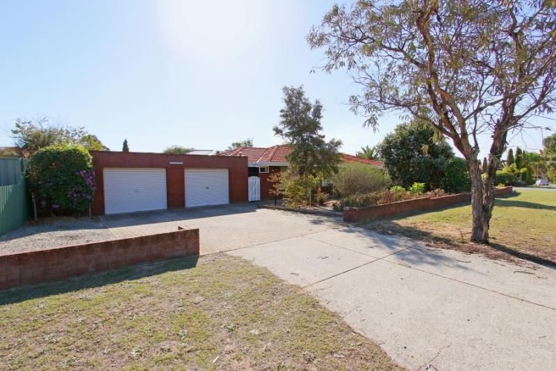 74 Connemara Drive, Thornlie WA 6108, Image 2