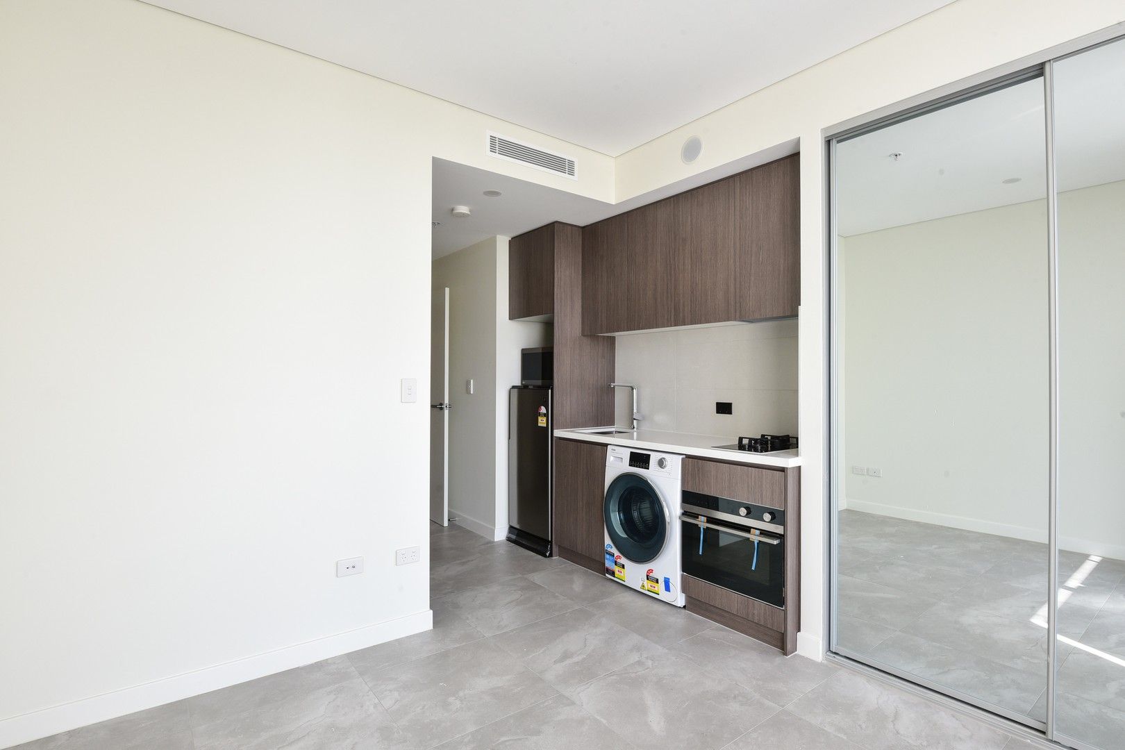 1 bedrooms Studio in 403a/1 Villawood Place VILLAWOOD NSW, 2163