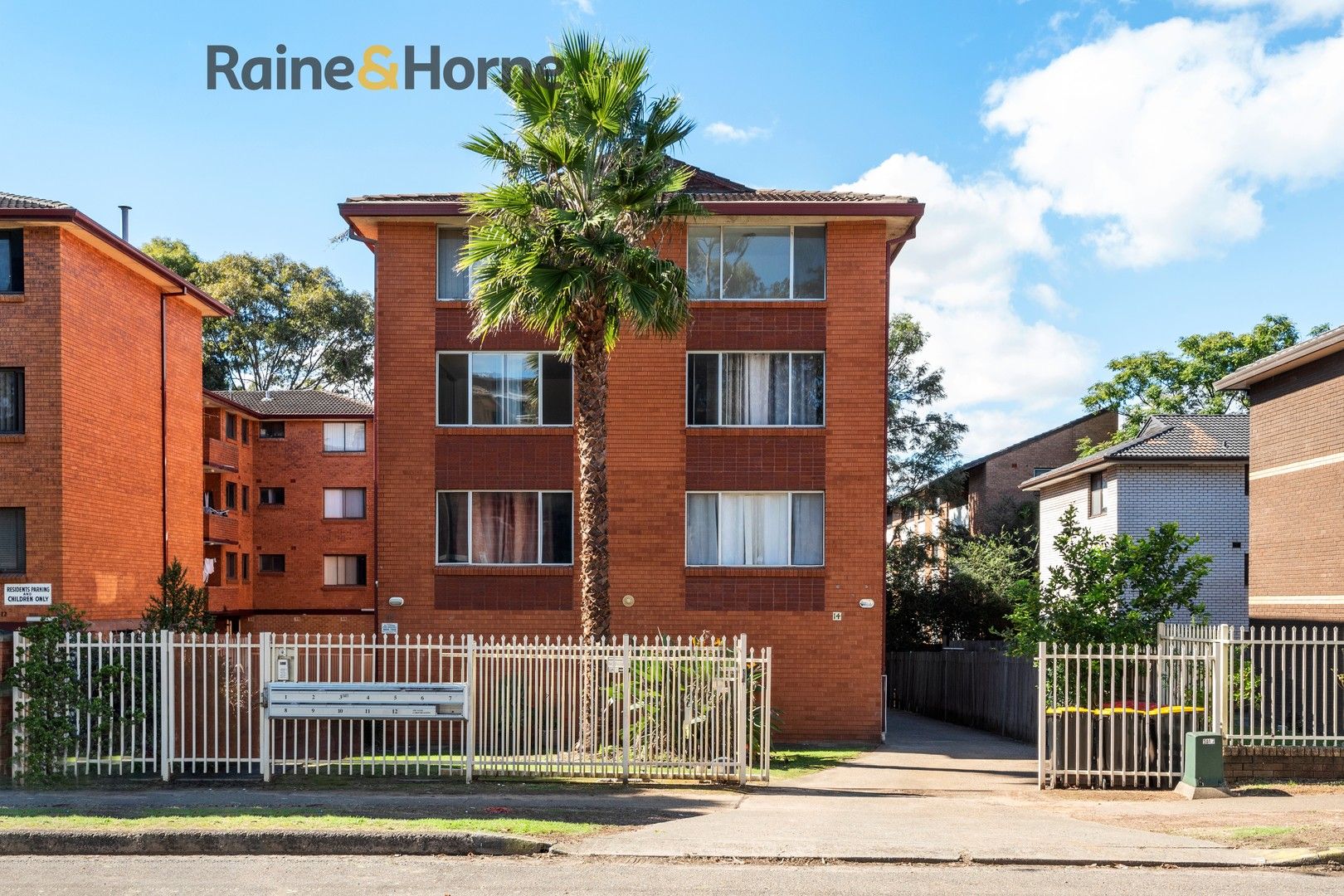 2 bedrooms Apartment / Unit / Flat in 10/14 Forbes Street WARWICK FARM NSW, 2170