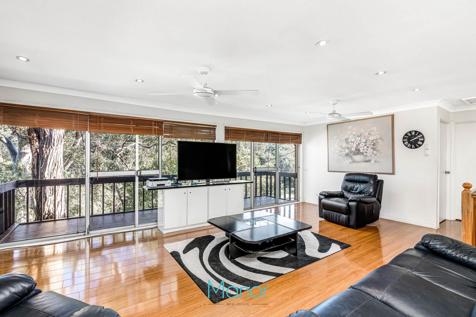 4 bedrooms House in 25 Churchill Drive WINSTON HILLS NSW, 2153