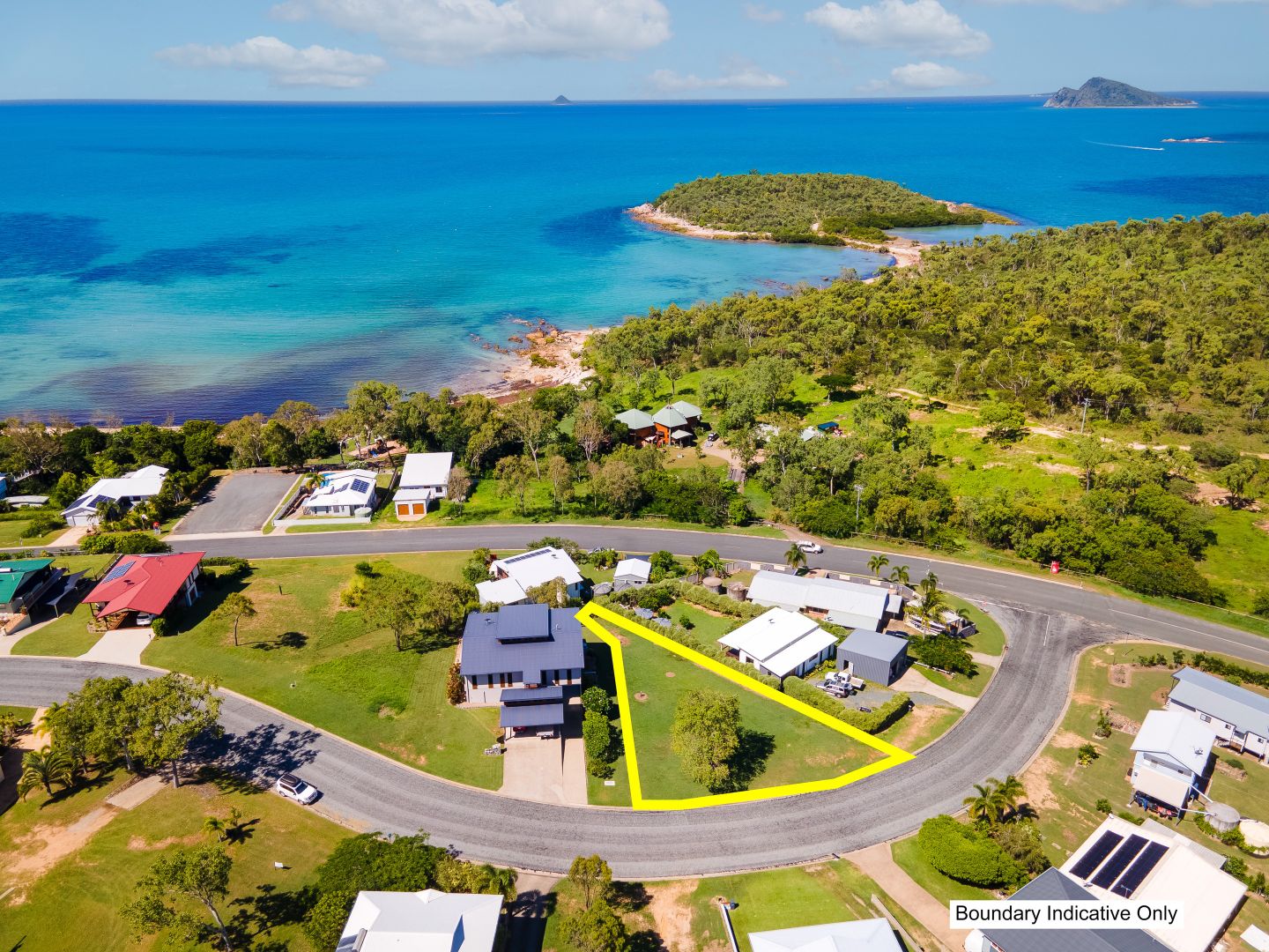 71 Blackcurrant Drive, Hideaway Bay QLD 4800, Image 2