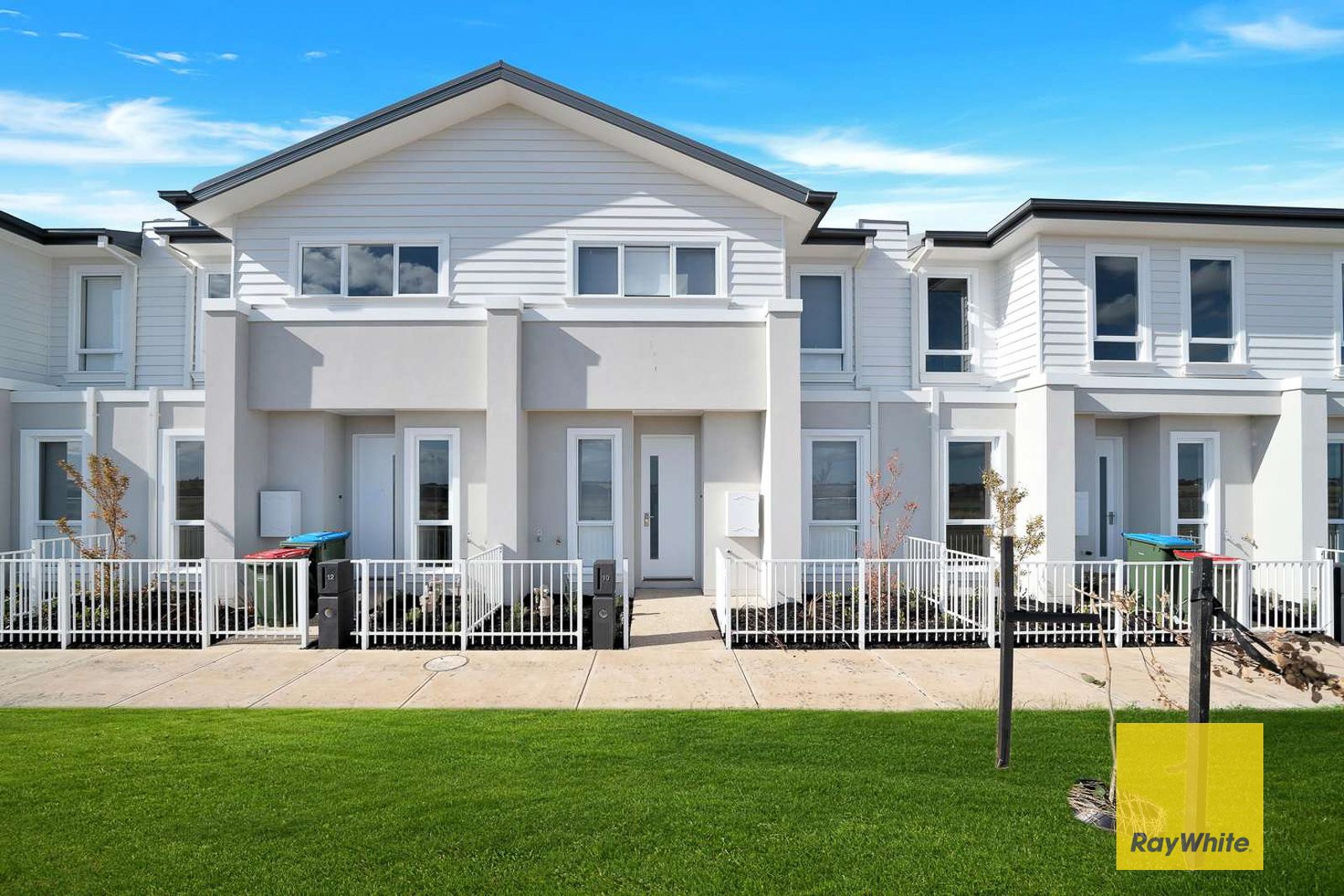 4 bedrooms House in 12 Cadenza Walk TARNEIT VIC, 3029