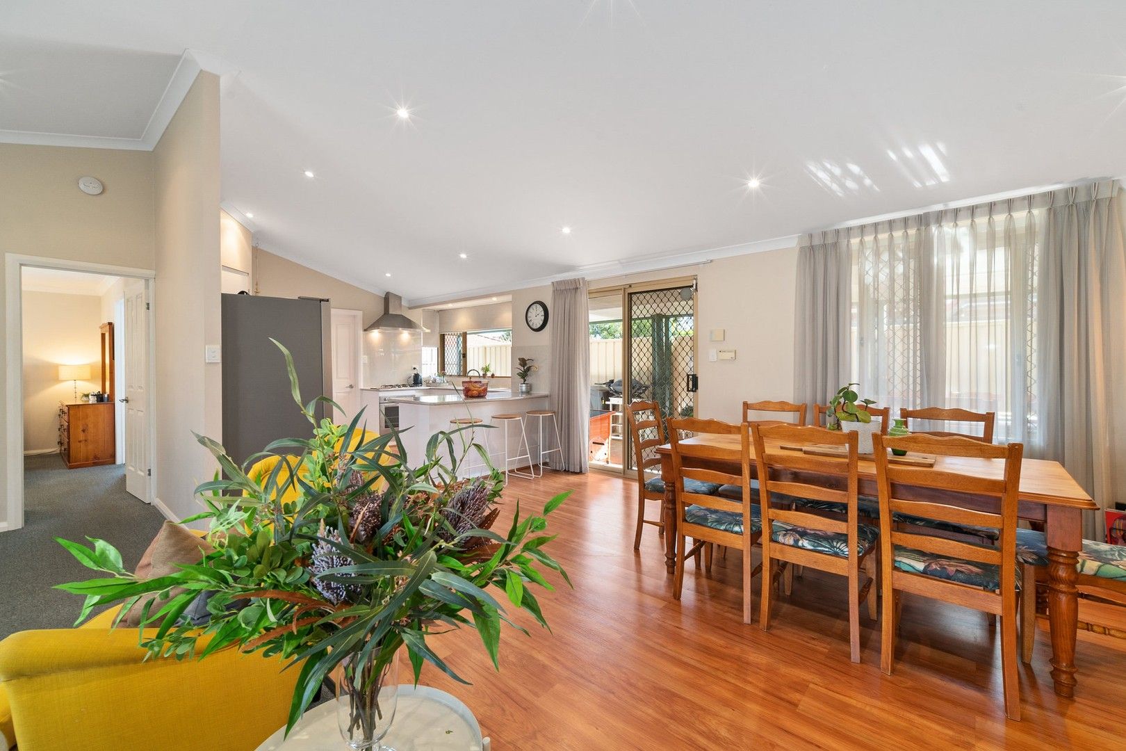 4 bedrooms House in 14 Reynolds Rd FORRESTFIELD WA, 6058