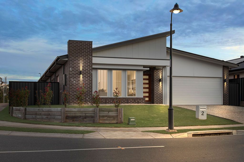 5 bedrooms House in 2 Hibbard Court COLLINGWOOD PARK QLD, 4301