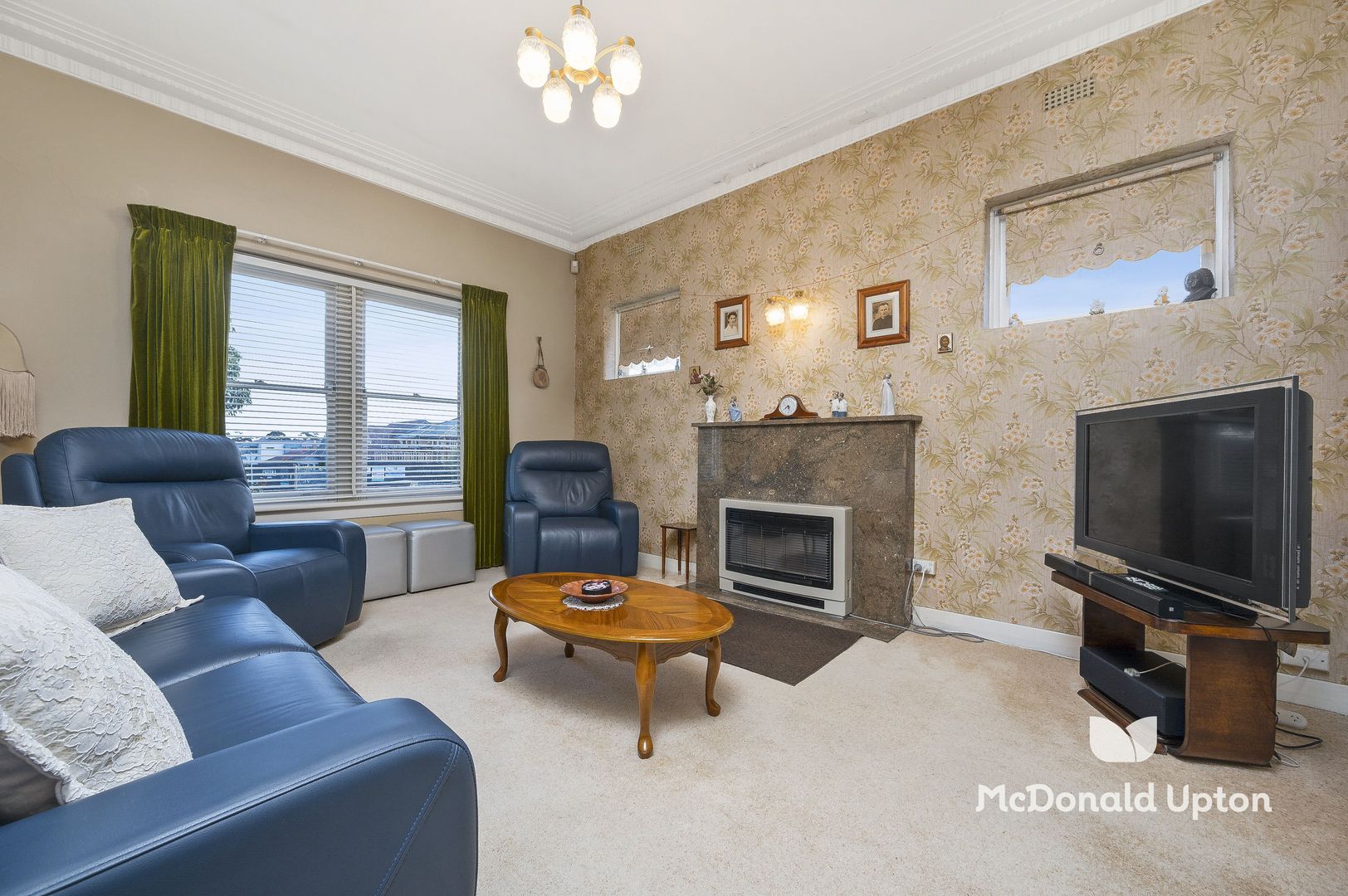 22 Glenbervie Road, Strathmore VIC 3041, Image 2