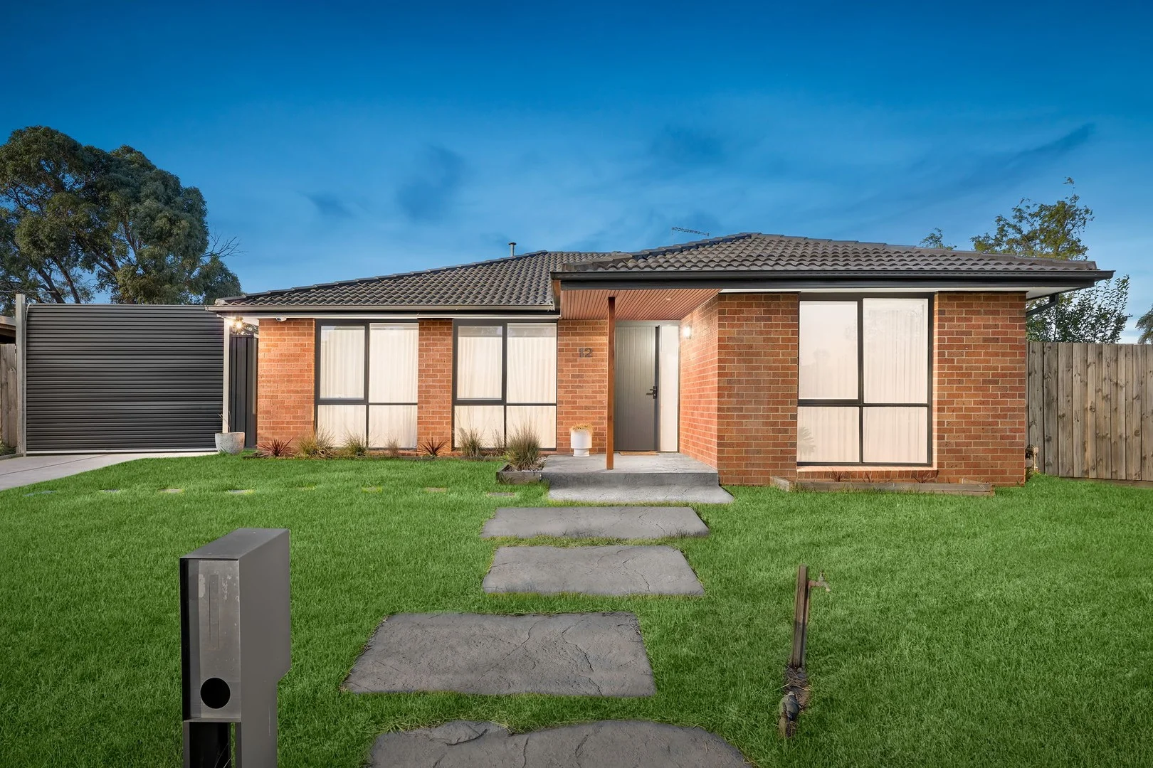 12 Fern Ct, Mill Park VIC 3082