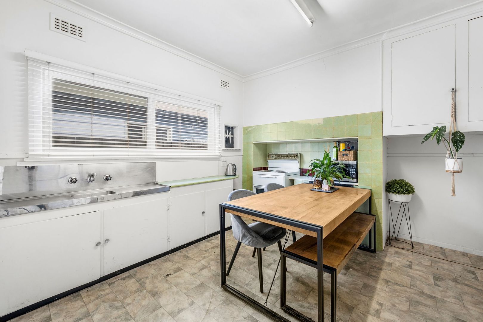 8 Finchaven Street, Herne Hill VIC 3218, Image 1