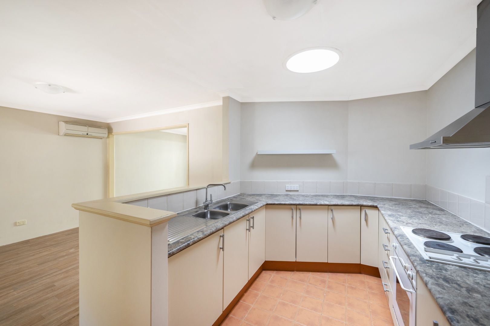 Unit 4/1 Pitt Street, Woodbridge WA 6056, Image 2