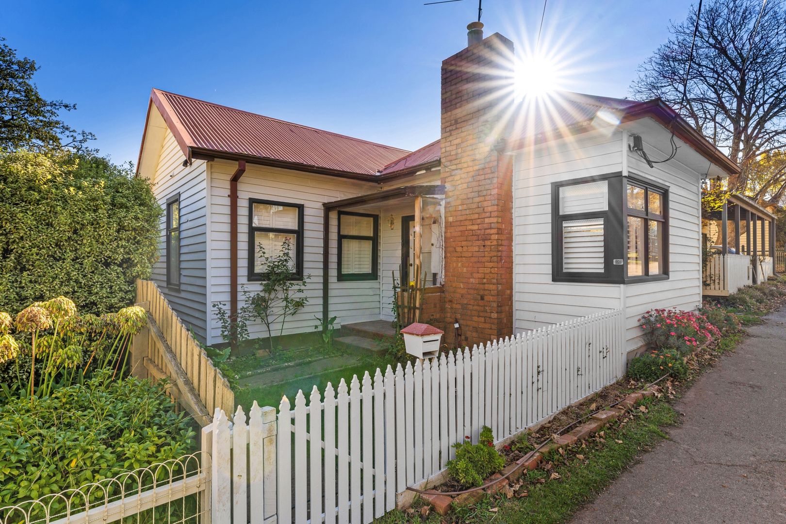 2 bedrooms House in 131 Main Street ROMSEY VIC, 3434