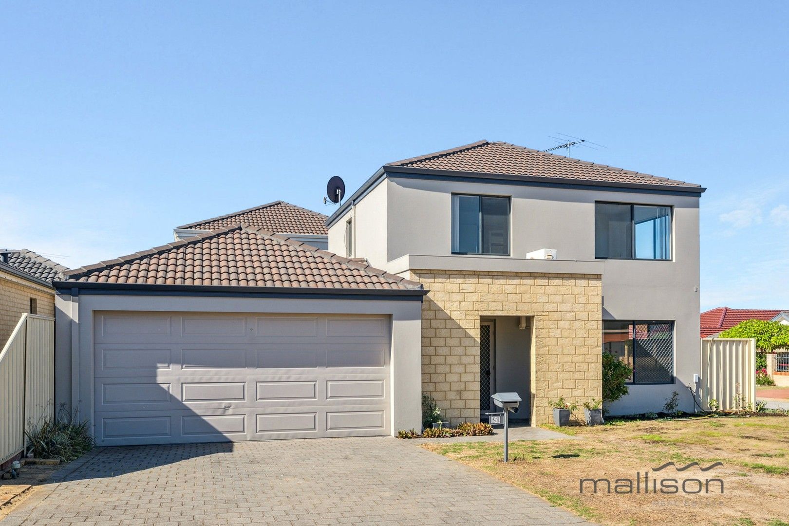 3 bedrooms House in 21 Salina Way YANGEBUP WA, 6164