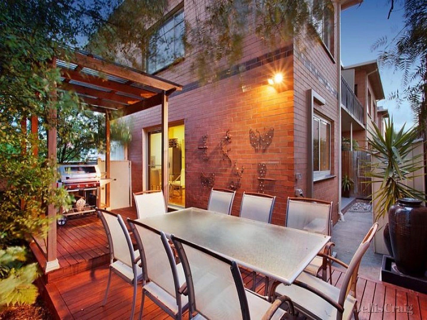 1 bedrooms Apartment / Unit / Flat in 1/1a Gilbertson Street ESSENDON VIC, 3040