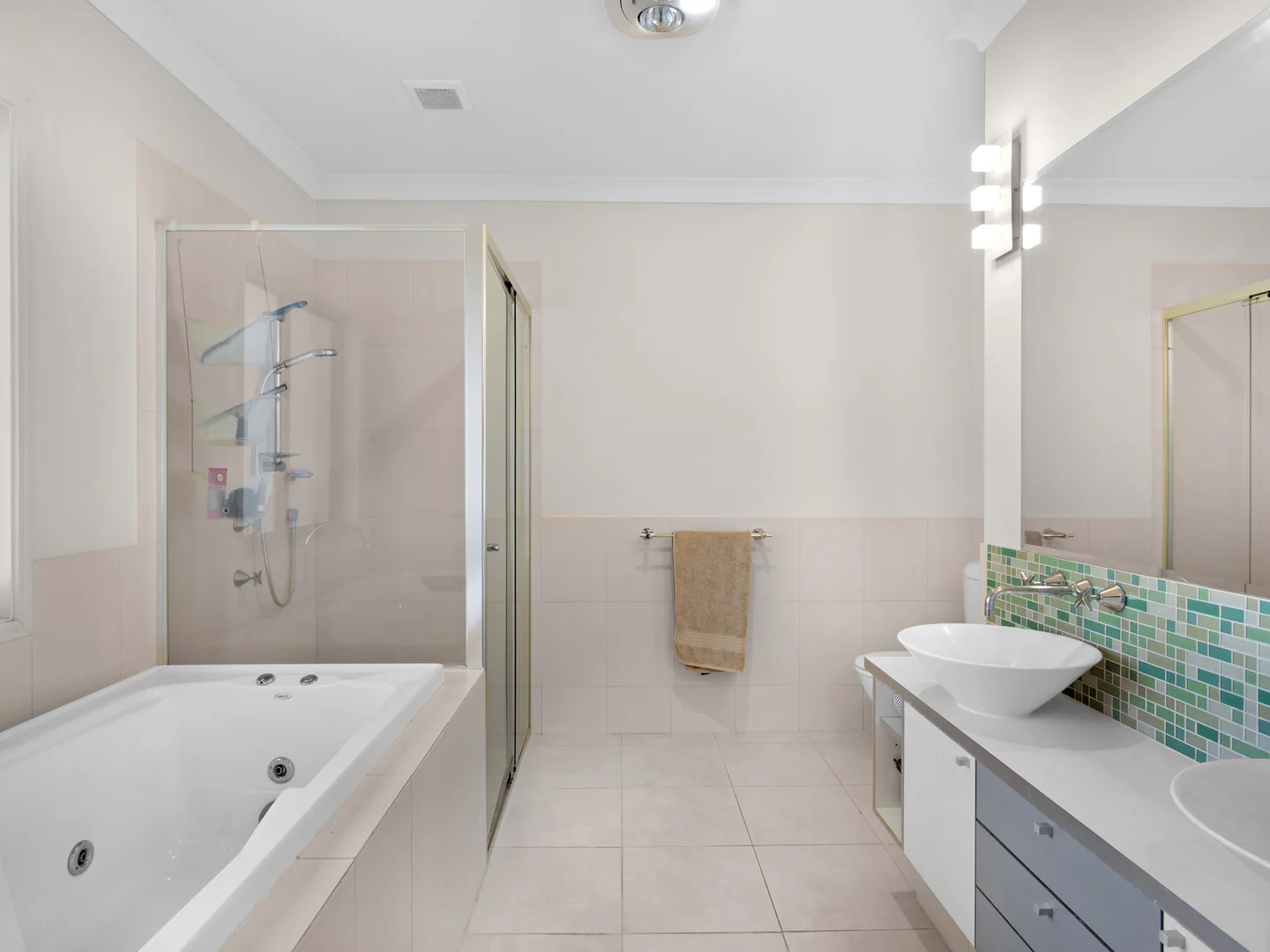 Additional image 9 of 3044 Everglade Avenue, Carrara QLD 4211