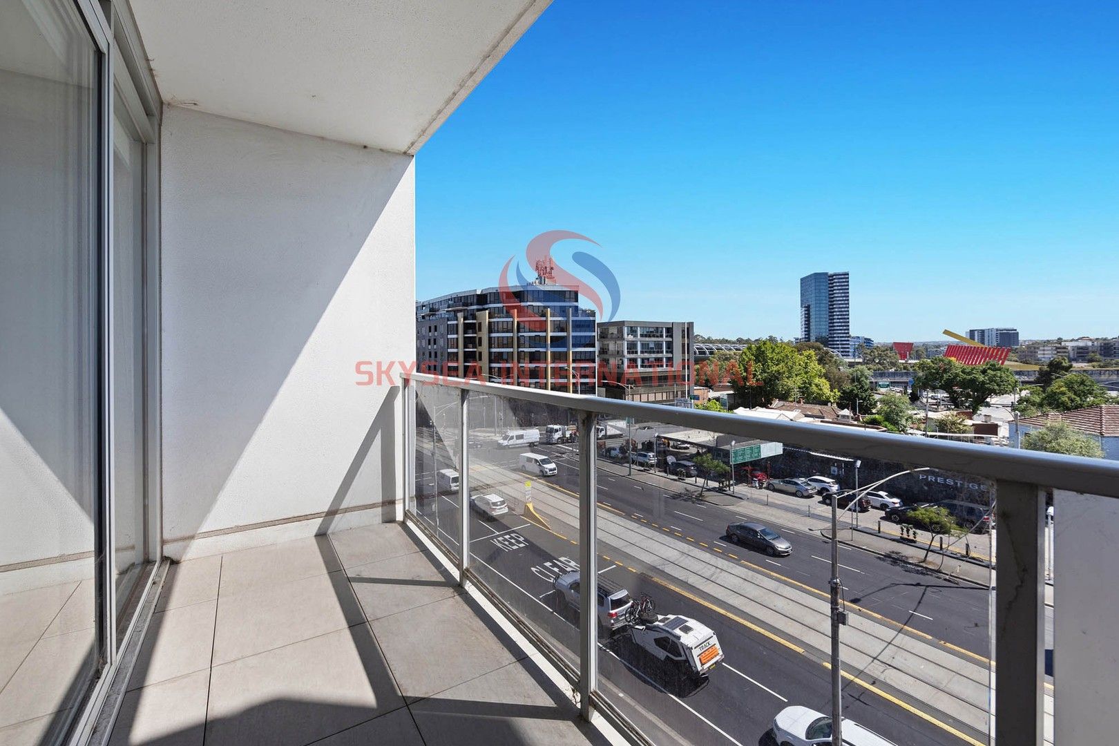 2 bedrooms Apartment / Unit / Flat in RACECOURSE ROAD MELBOURNE VIC, 3000
