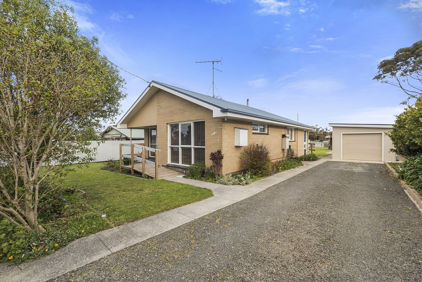 19 Pengilley Avenue, Apollo Bay VIC 3233, Image 0