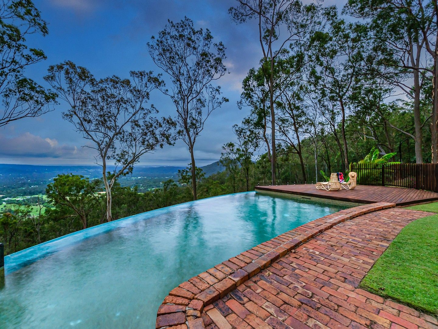 1068 Mount Nebo Road, Jollys Lookout QLD 4520, Image 0