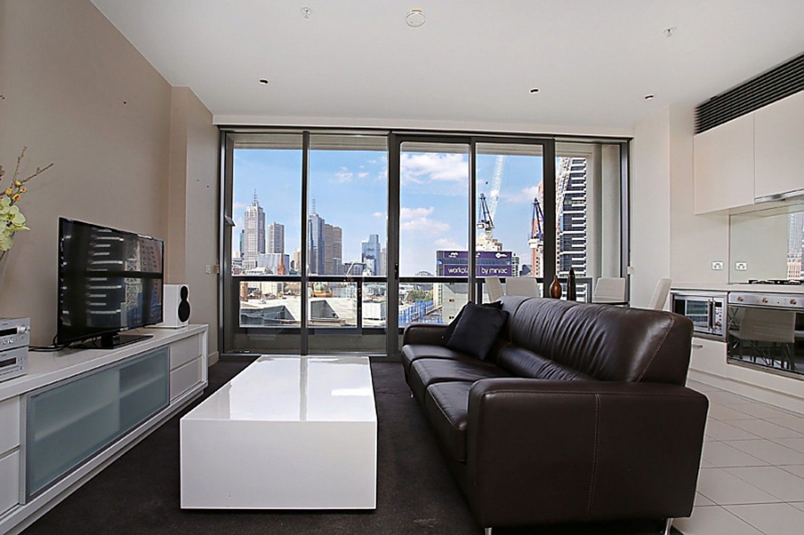 1 bedrooms Apartment / Unit / Flat in 1305/1 Freshwater Place SOUTHBANK VIC, 3006