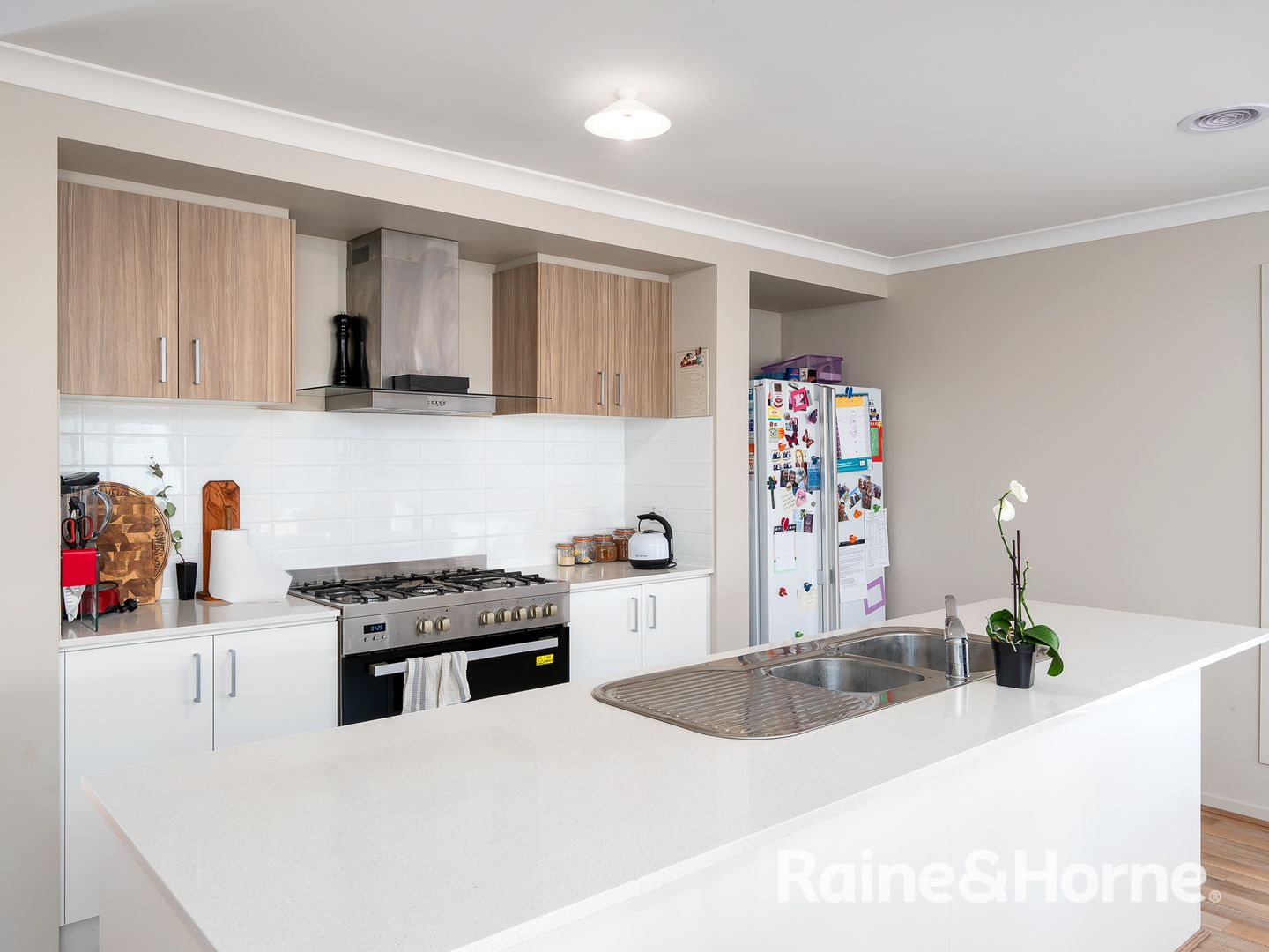27 Hazelwood Drive, Forest Hill NSW 2651, Image 1