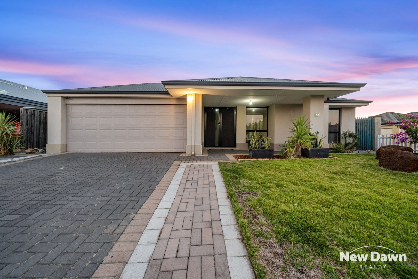 4 bedrooms House in 55 Mona Vale Loop ELLENBROOK WA, 6069