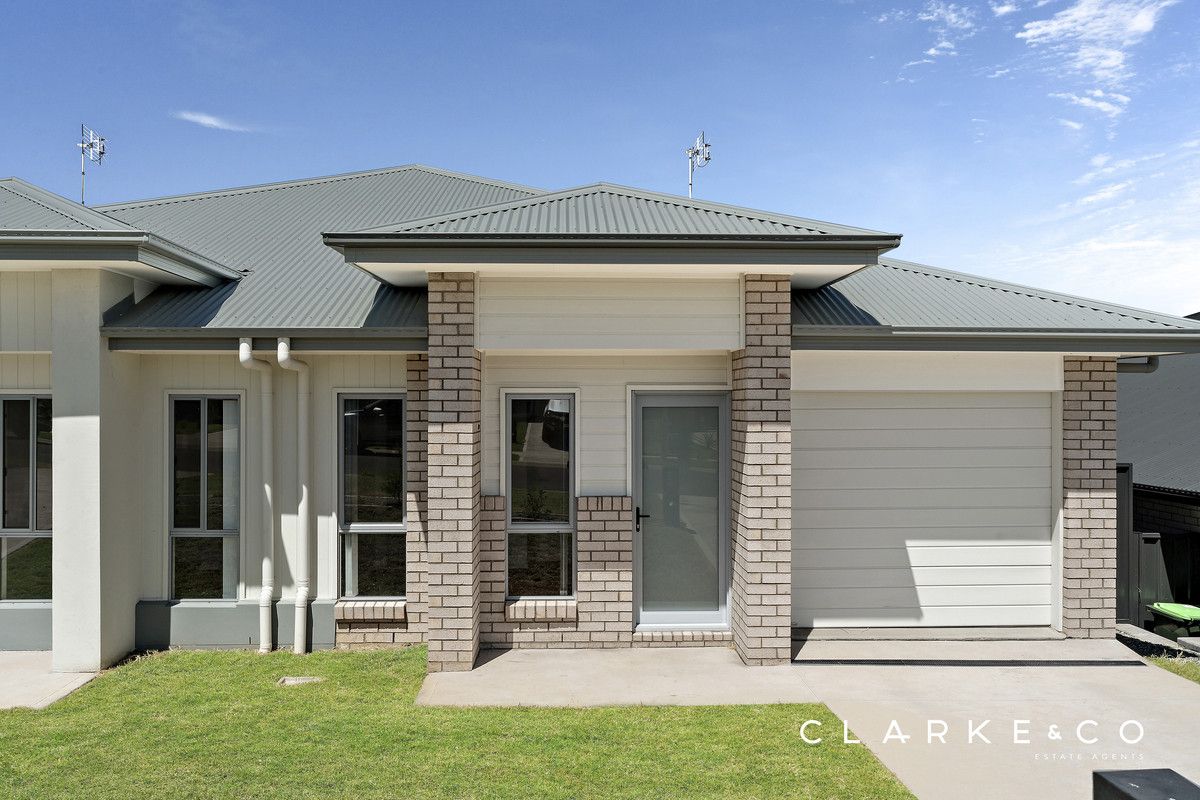 4 bedrooms House in 1/14 Dodworth Street FARLEY NSW, 2320