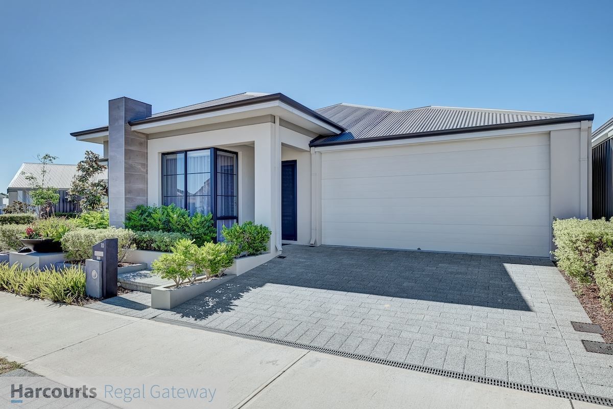 4 bedrooms House in 10 Cedarleaf Entrance TREEBY WA, 6164