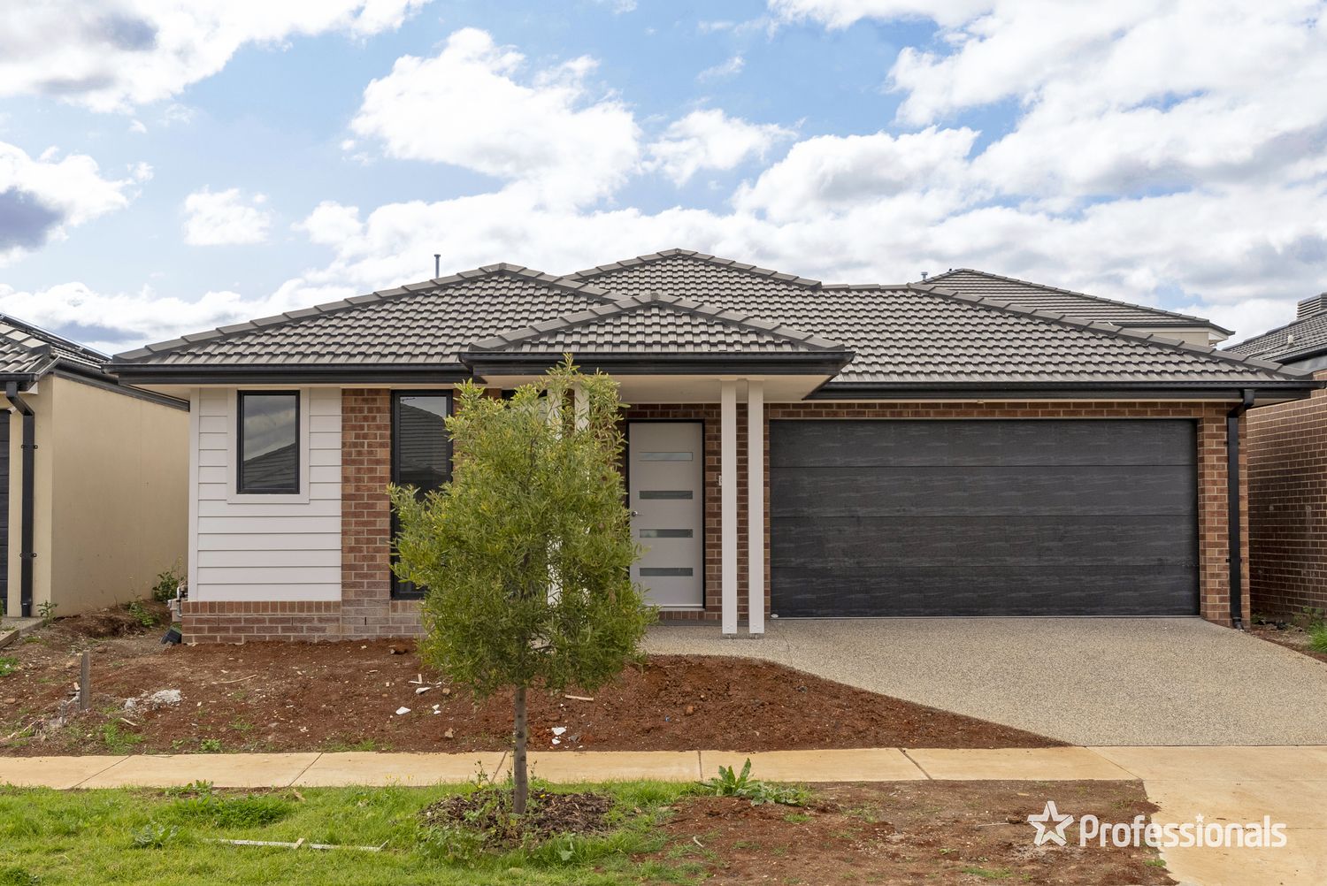 3 bedrooms House in 20 Lineker Drive DEANSIDE VIC, 3336