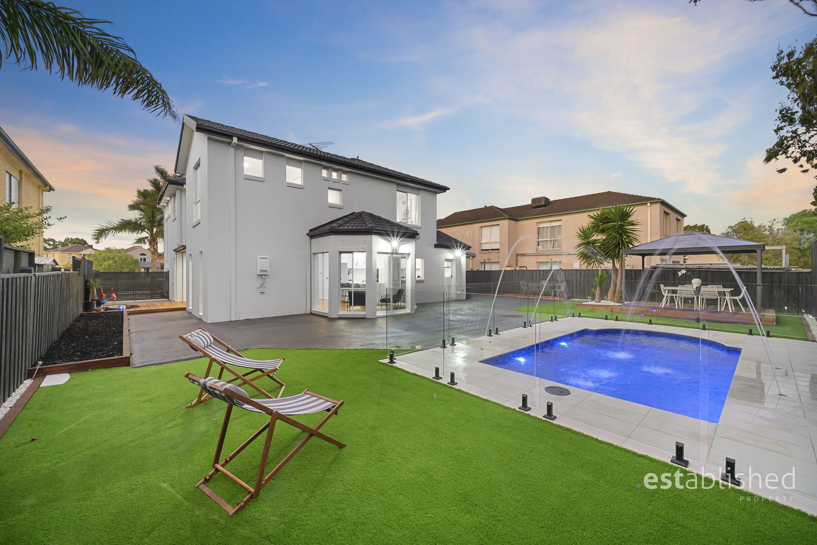 17 Sandy Point Road, Sanctuary Lakes VIC 3030 Domain