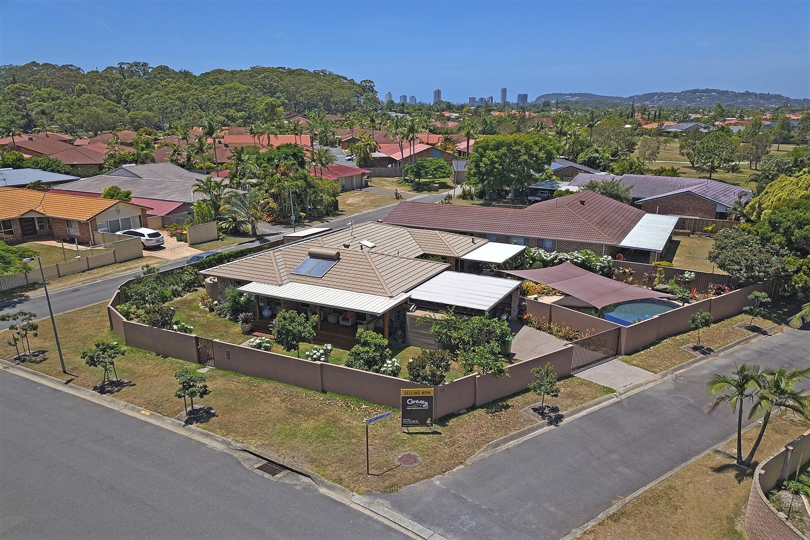 37 Beaconsfield Drive, Burleigh Waters QLD 4220, Image 0