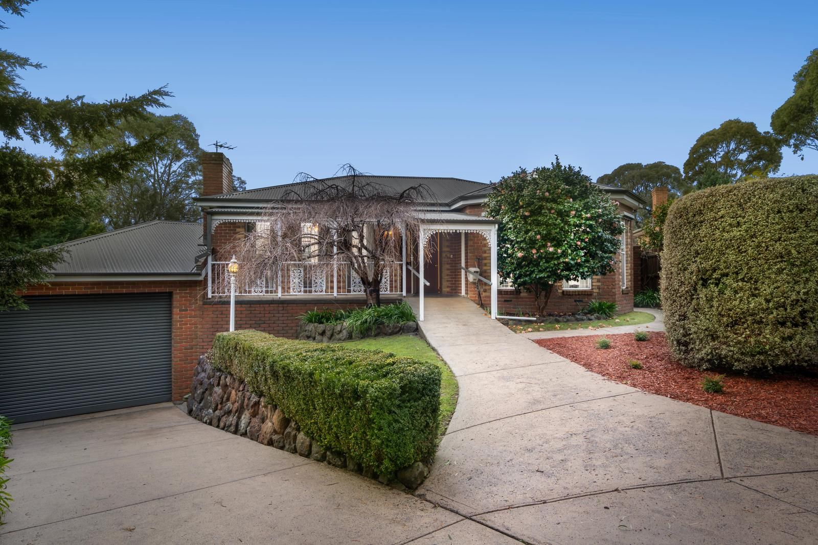 5 bedrooms House in 6 Jonathan Close BAYSWATER NORTH VIC, 3153
